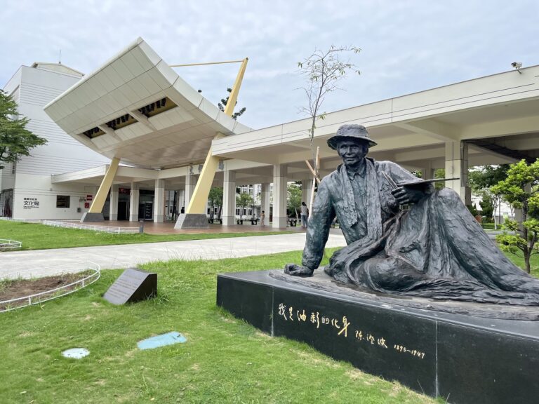嘉義市文化中心前陳澄波銅像我是油彩的化身