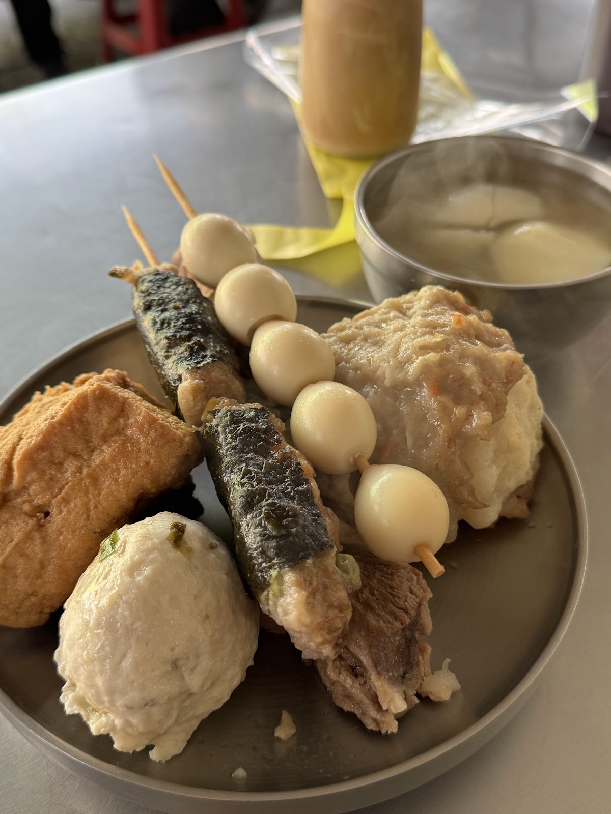 大腸包小腸關東煮綜合拼盤,香腸黑輪與豬血糕,潮寮大腸包小腸
