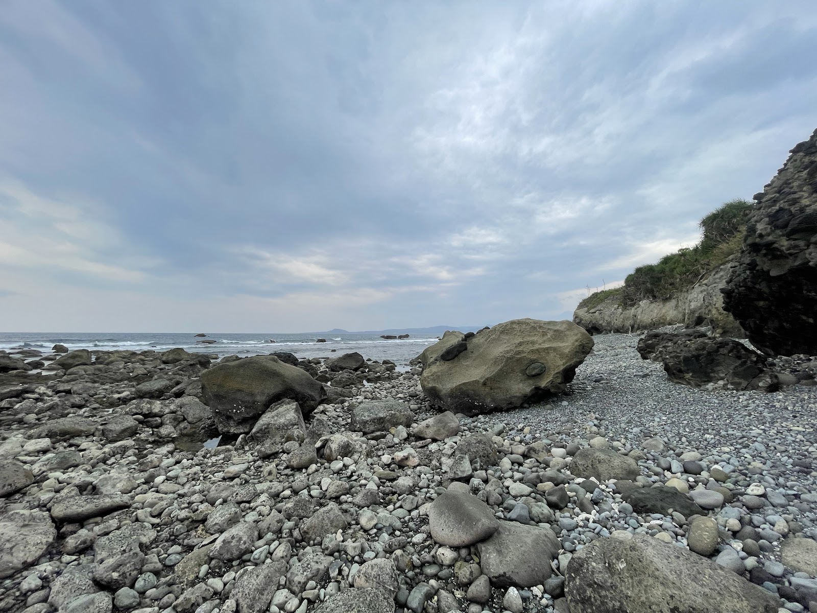 都蘭鼻海灣海蝕岬角與潮間帶岩石步道