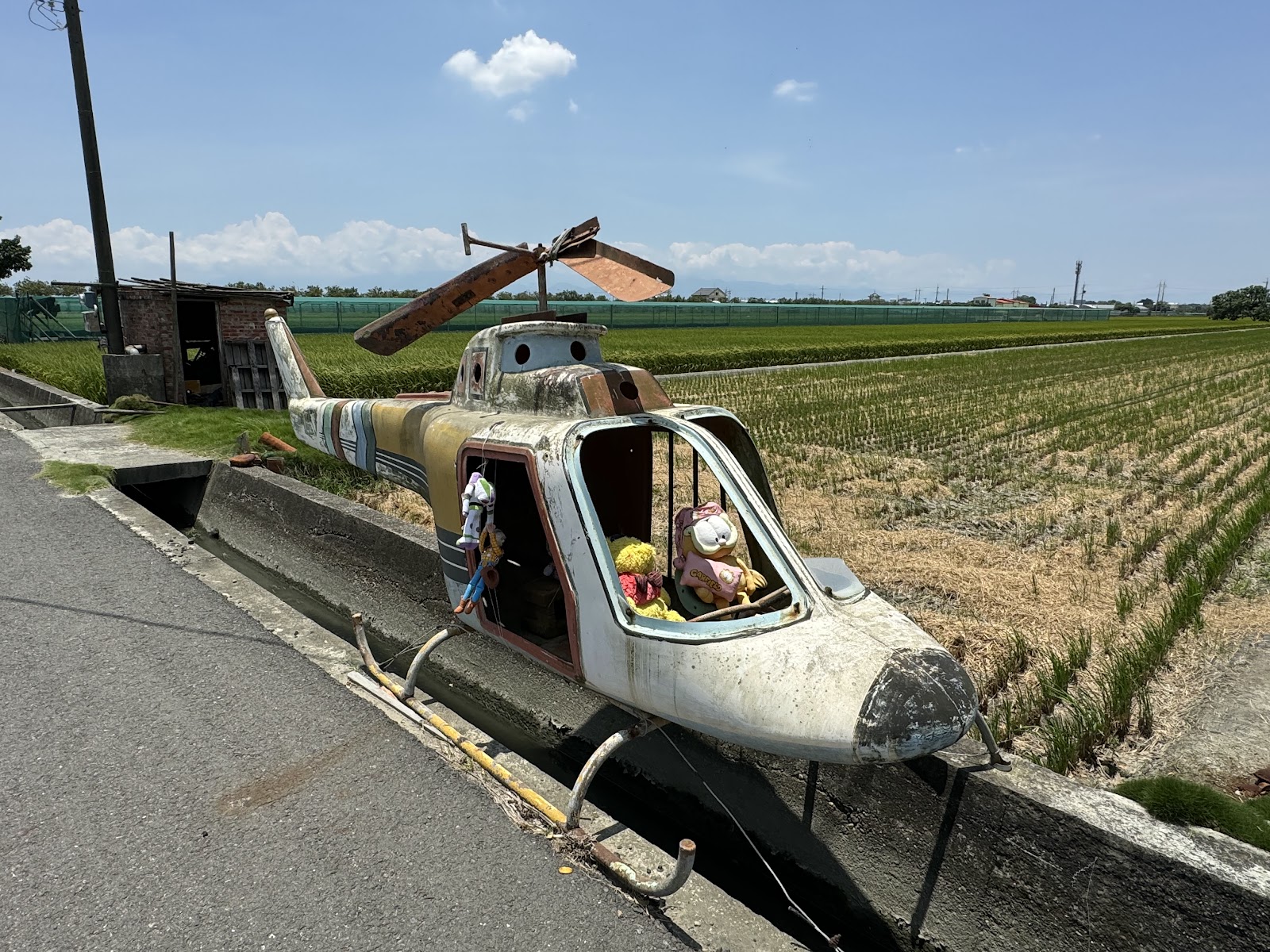 二崙直升機裝置藝術全景