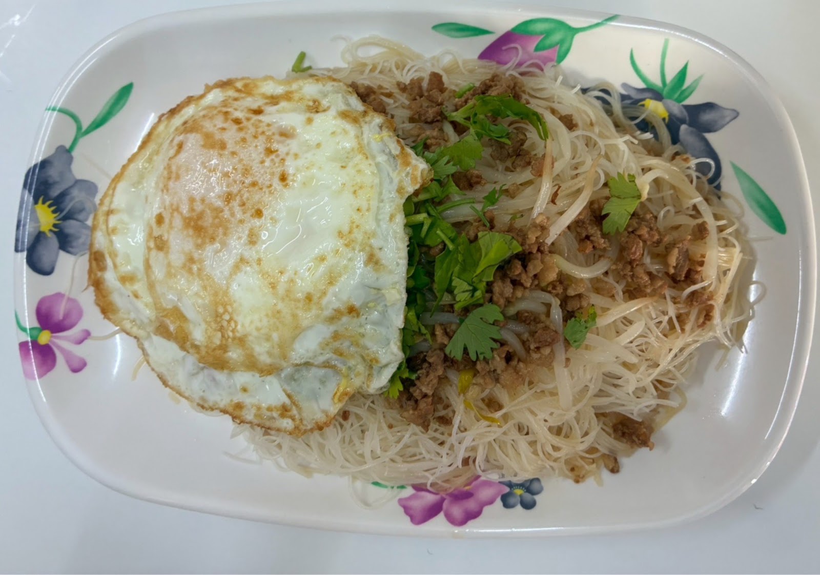 豐富小吃米粉羹佐煎蛋肉燥