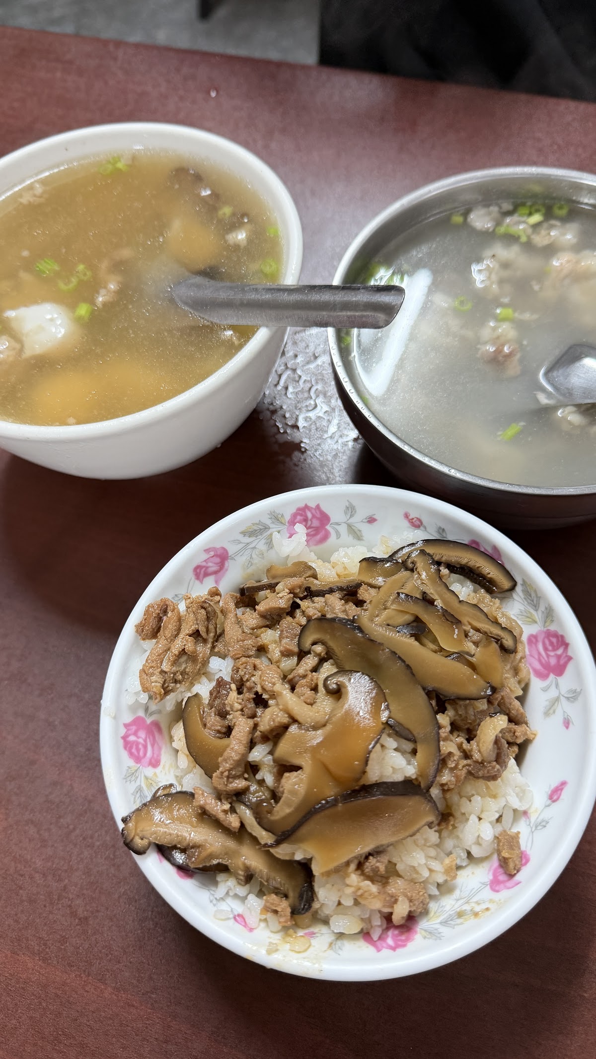 兵仔市飯湯招牌飯湯與香菇肉燥飯