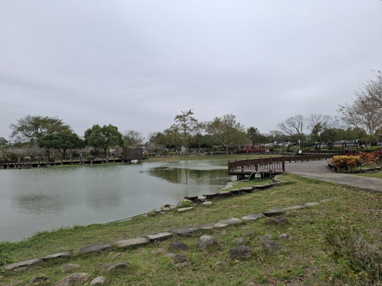 彰化溪州森林公園生態池涼亭景觀