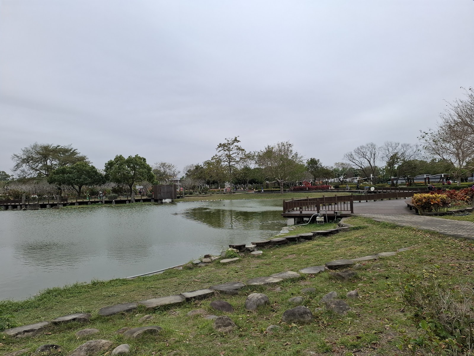 彰化溪州森林公園生態池涼亭景觀