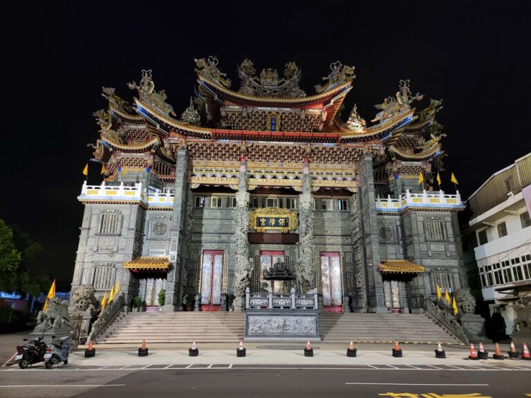 桃園觀音保障宮夜景