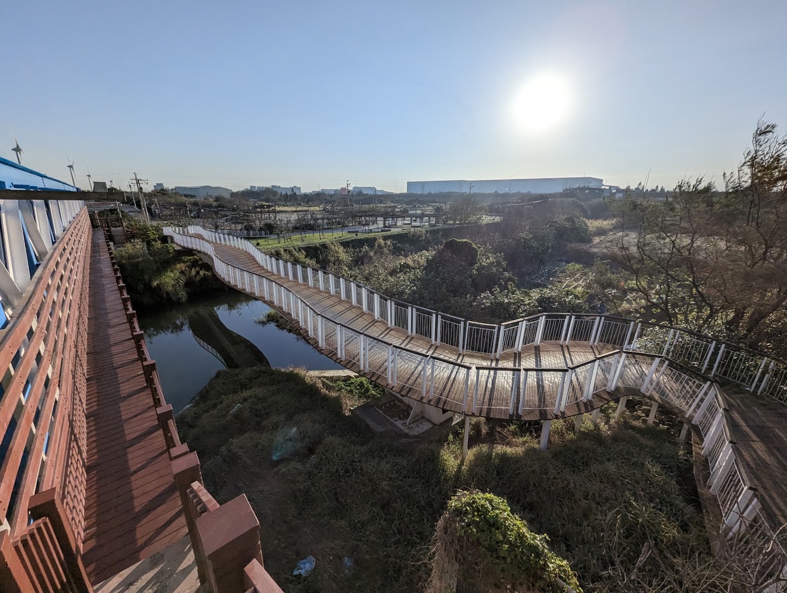 觀音濱海休憩區水管橋景觀台木棧道