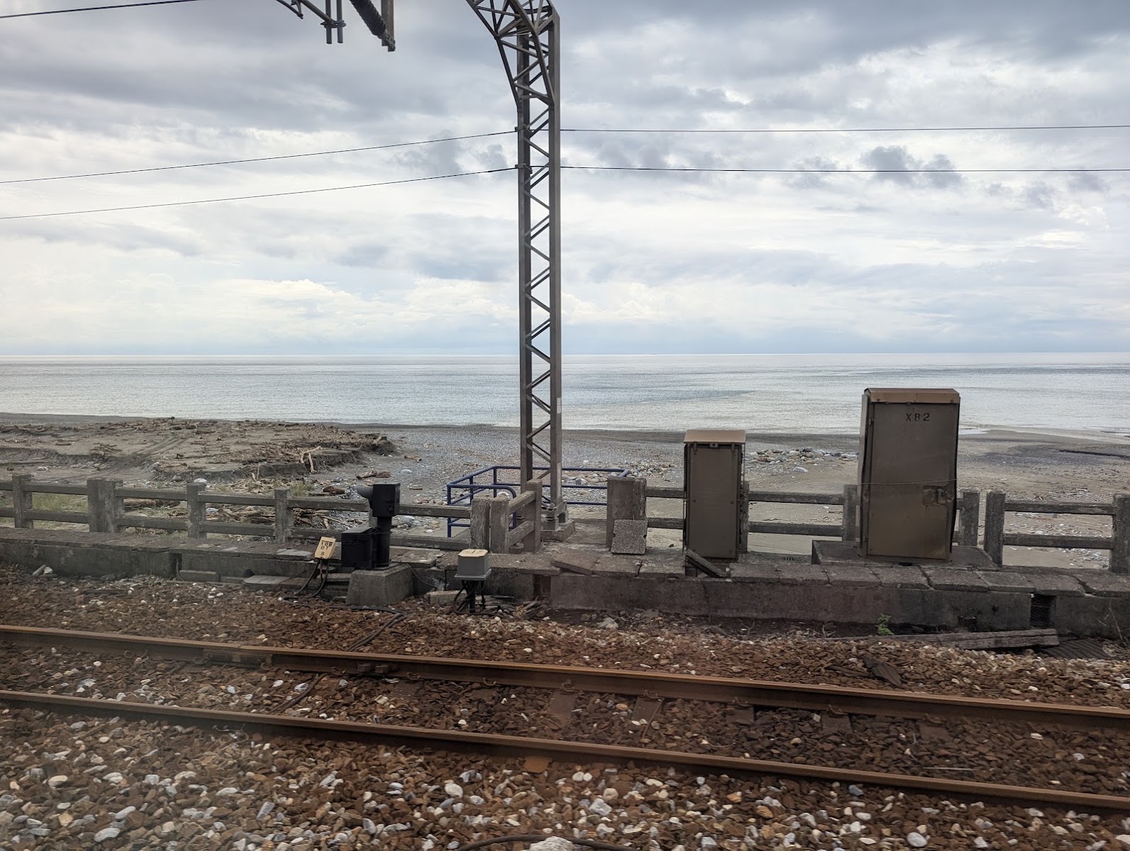 漢本沙灘礫石海岸線景觀