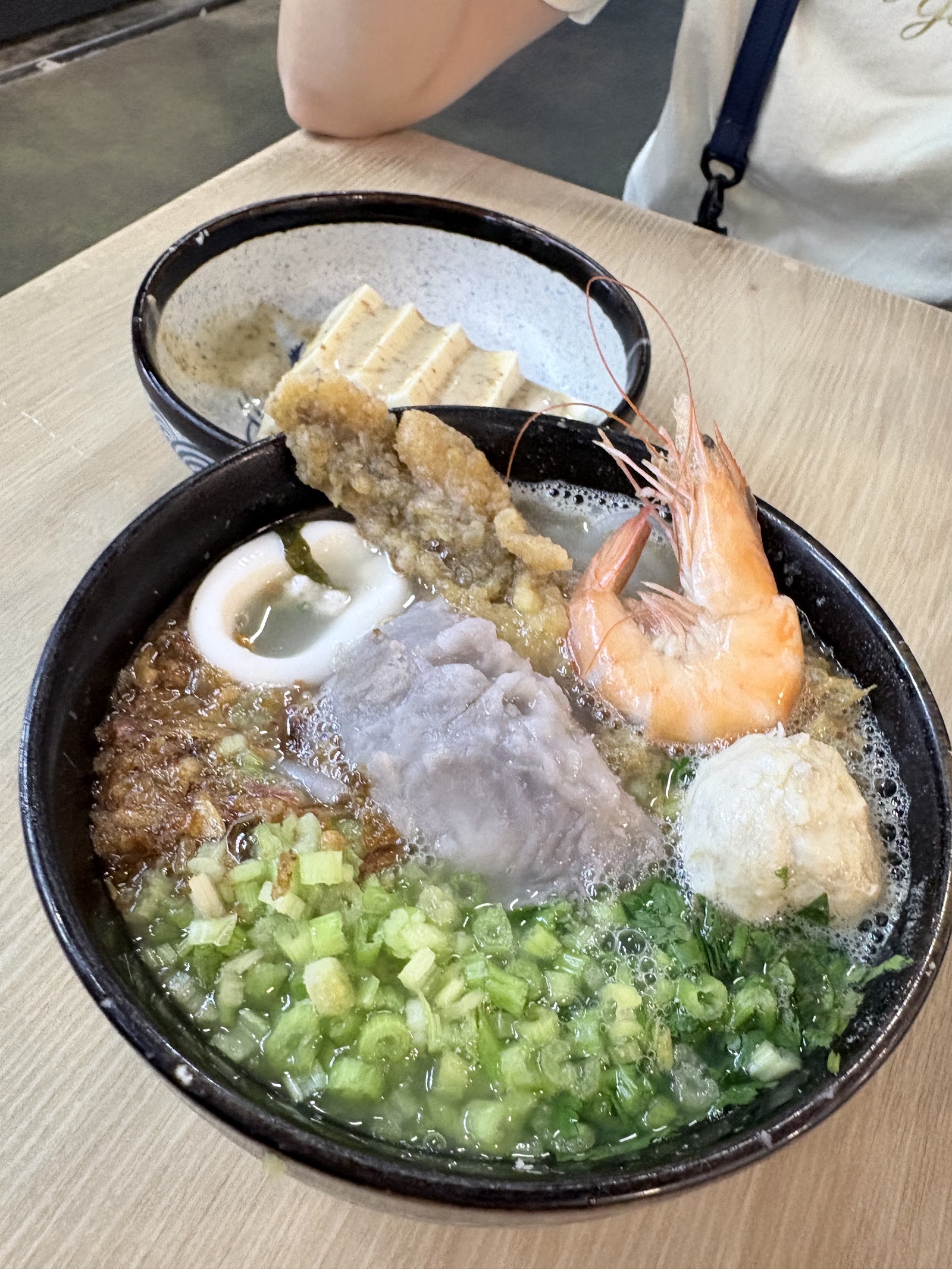東門米粉攤海鮮芋頭米粉湯
