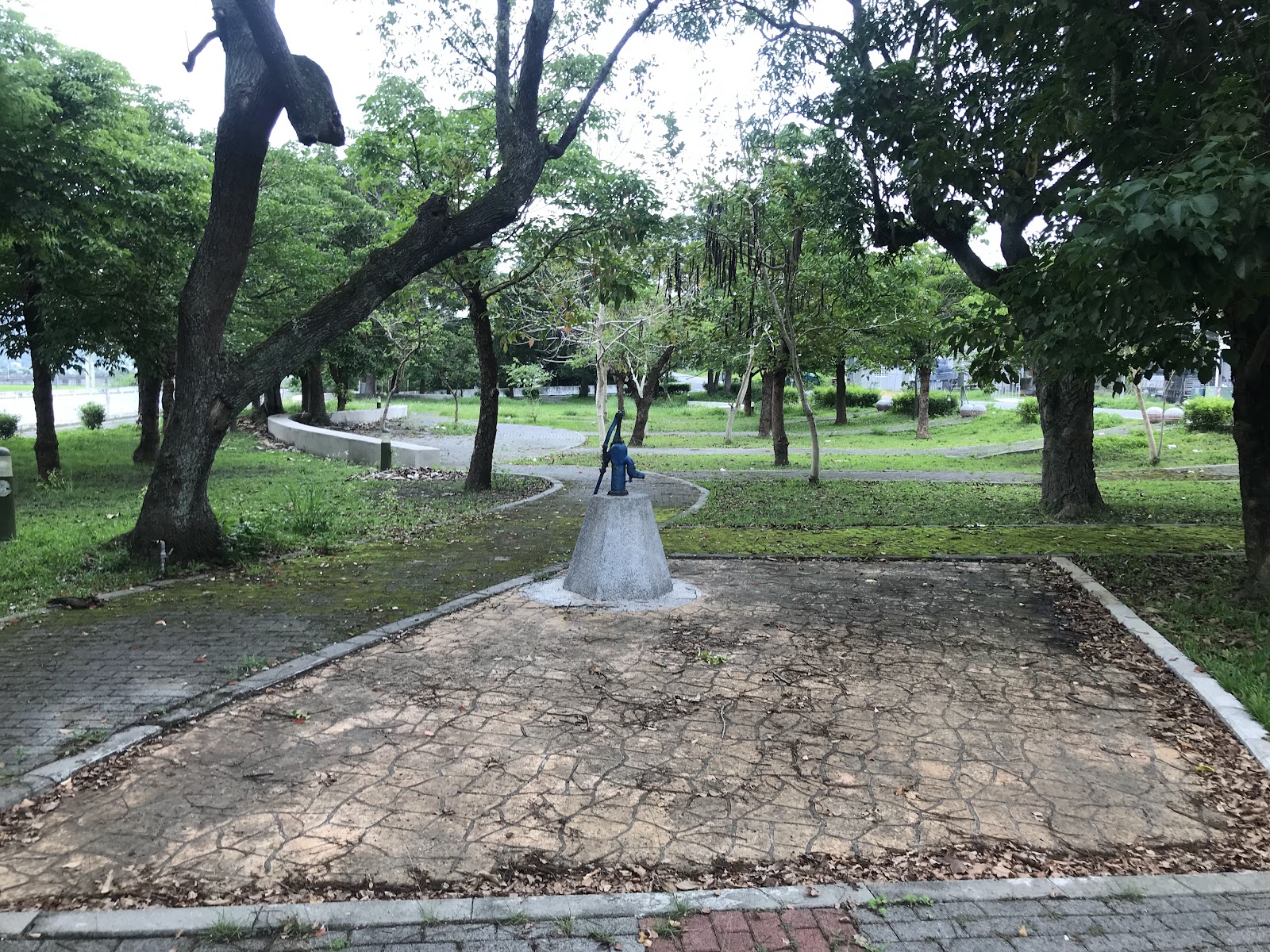 站前藝文公園老抽水幫浦造景