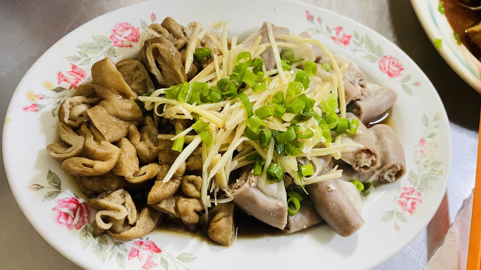 富田謝記麵店豬耳朵豬頭皮小菜拼盤