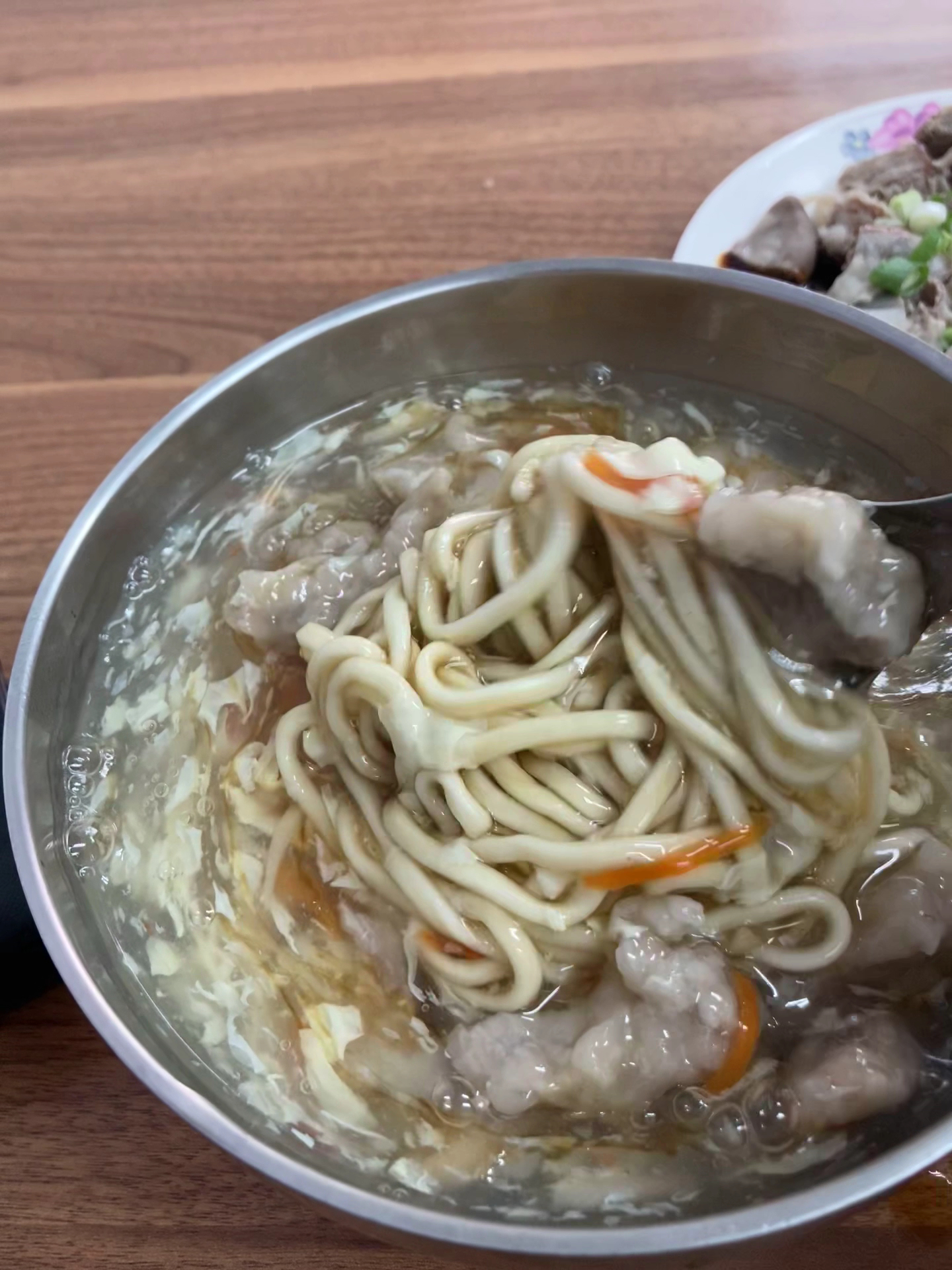 壽豐肉羹麵不鏽鋼碗裝肉羹麵特寫