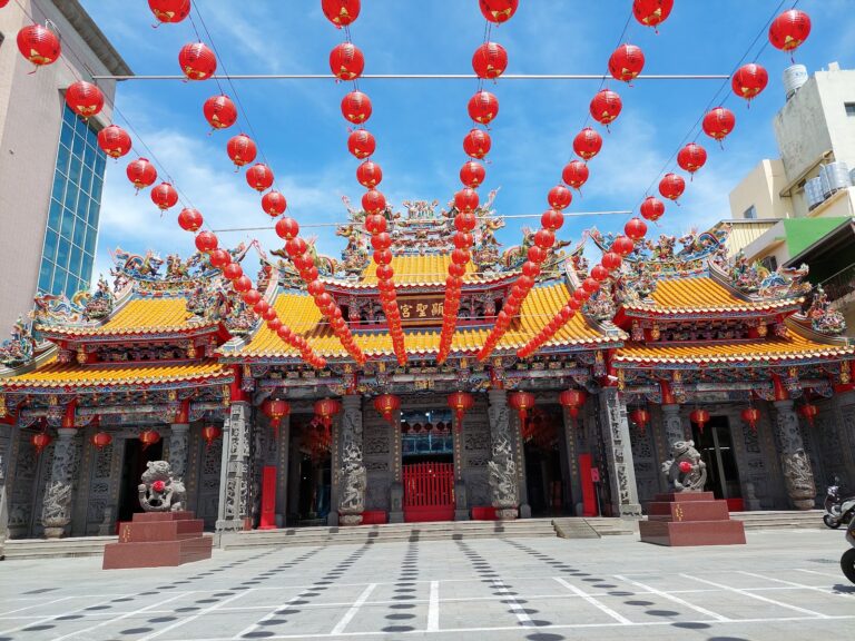 湖口顯聖宮天上聖母廟埕廣場紅燈籠