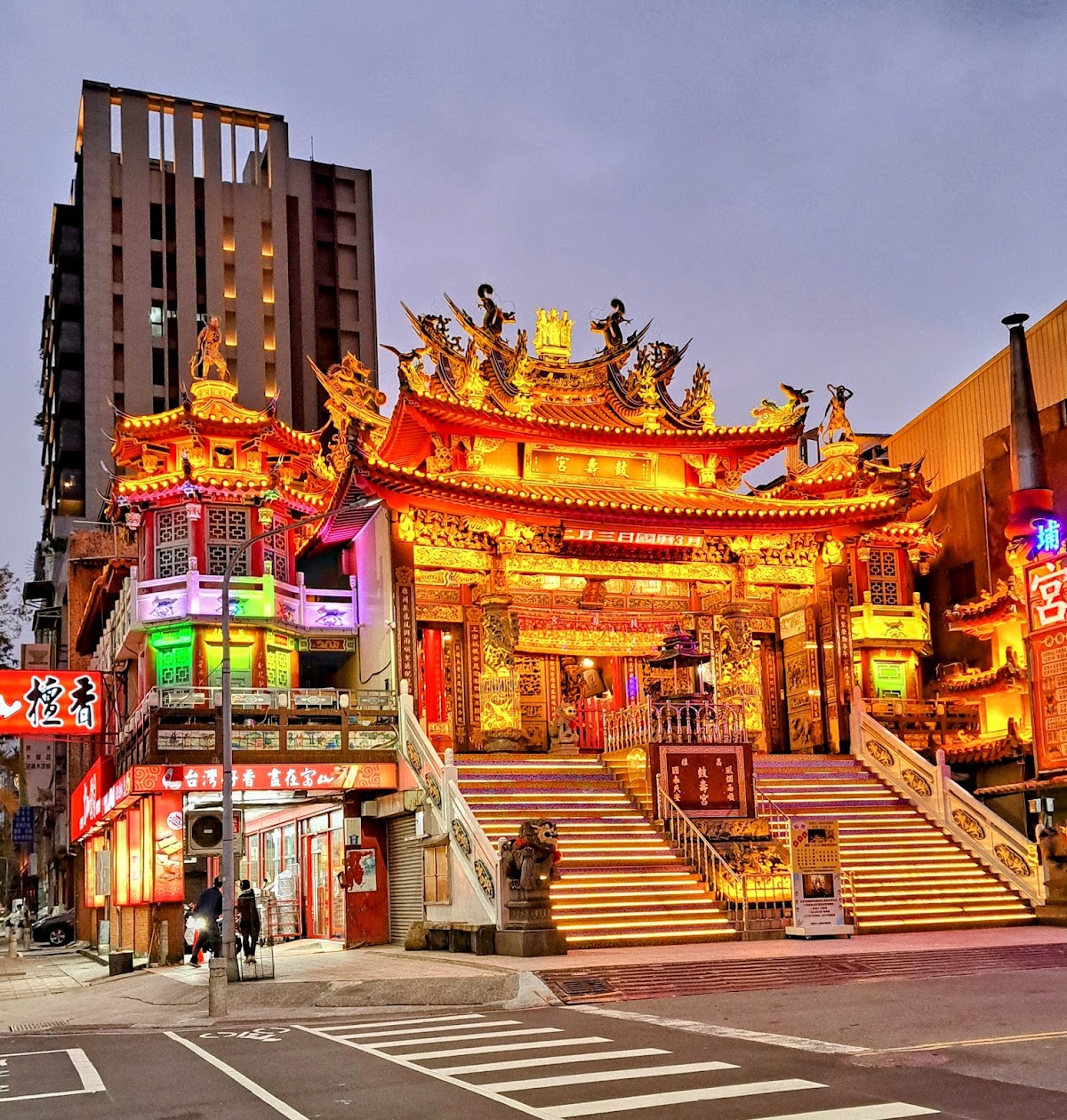 大港埔鼓壽宮天上聖母夜景外觀