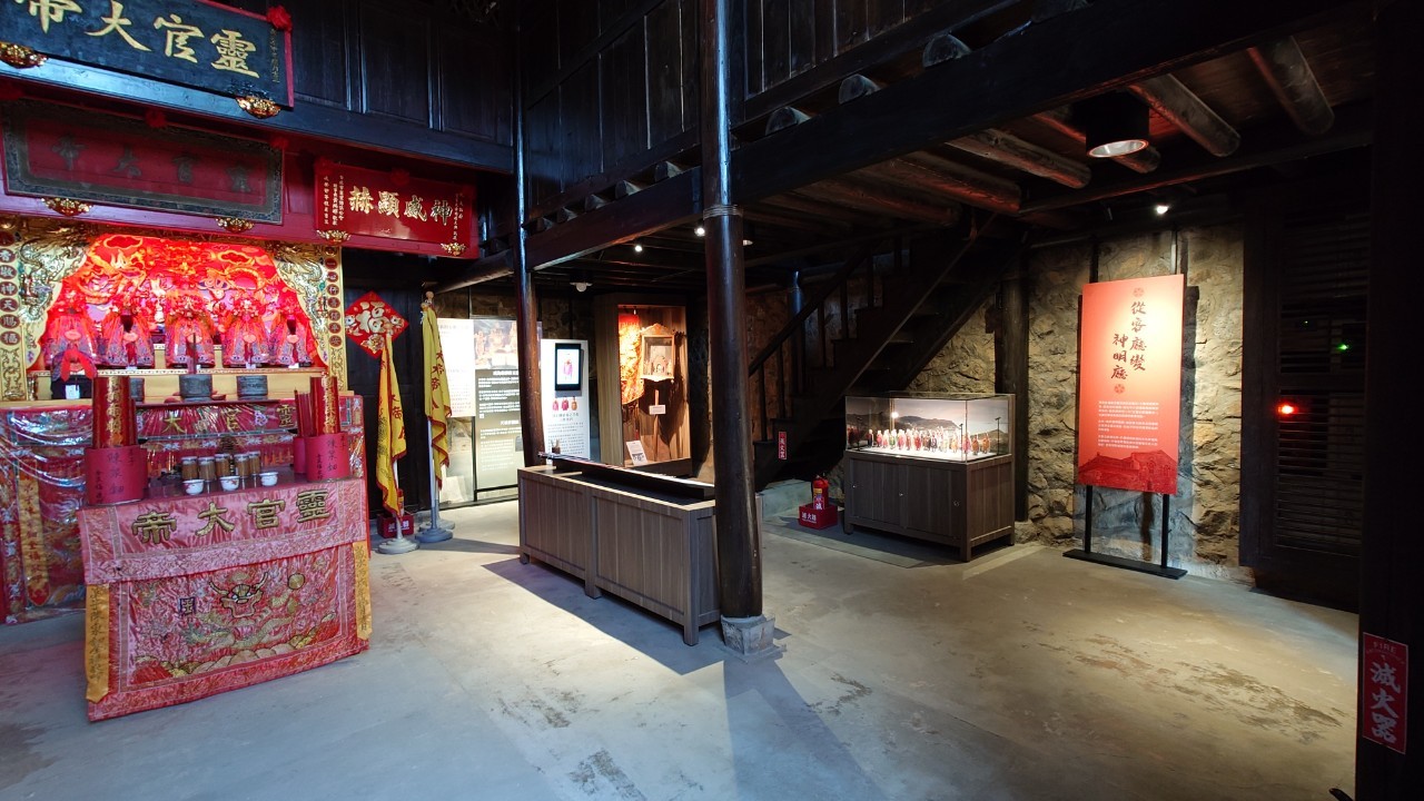 田沃村五靈公廟陳春霖古厝展場內部神明廳
