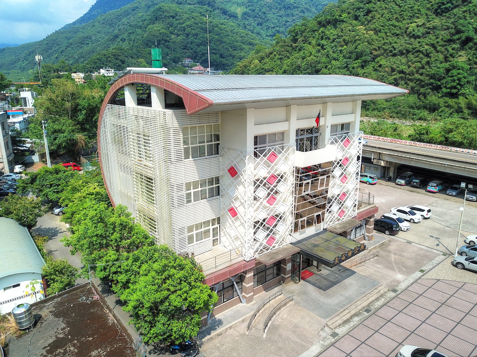 新竹縣尖石鄉公所空拍外觀