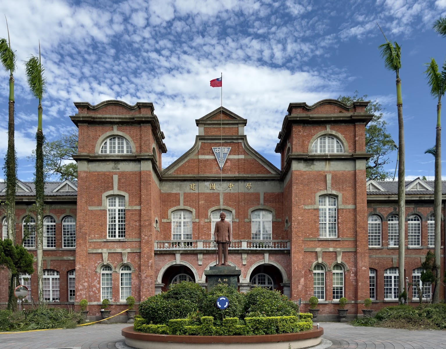 台北中正區建中紅樓歷史建築正面外觀