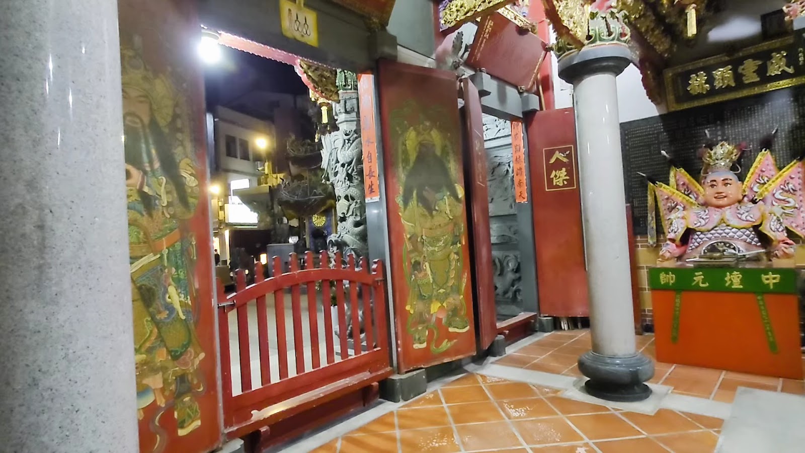 金門金城鎮北鎮廟 - 門神彩繪與中壇元帥