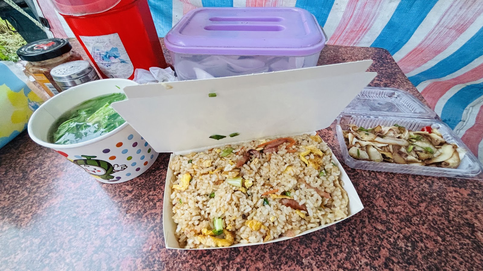 頂堡肉圓招牌炒飯便當