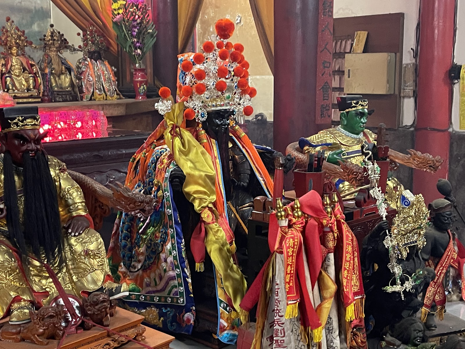 開元寺殿內神尊金身雕像