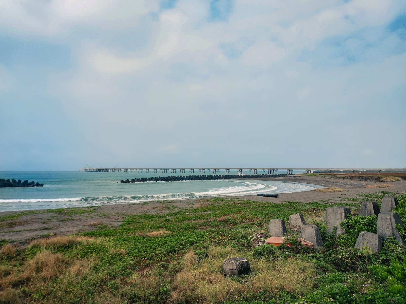 烏林投步道堤防海岸線遠眺興達電廠