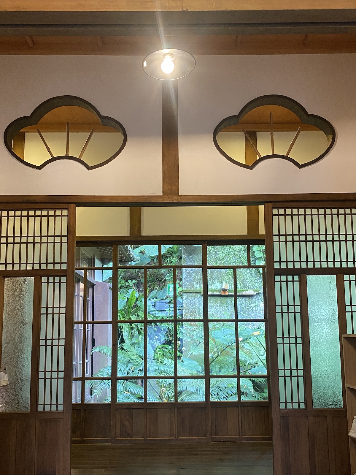 基隆要塞司令官邸室內日式建築，扇形木窗與拉門