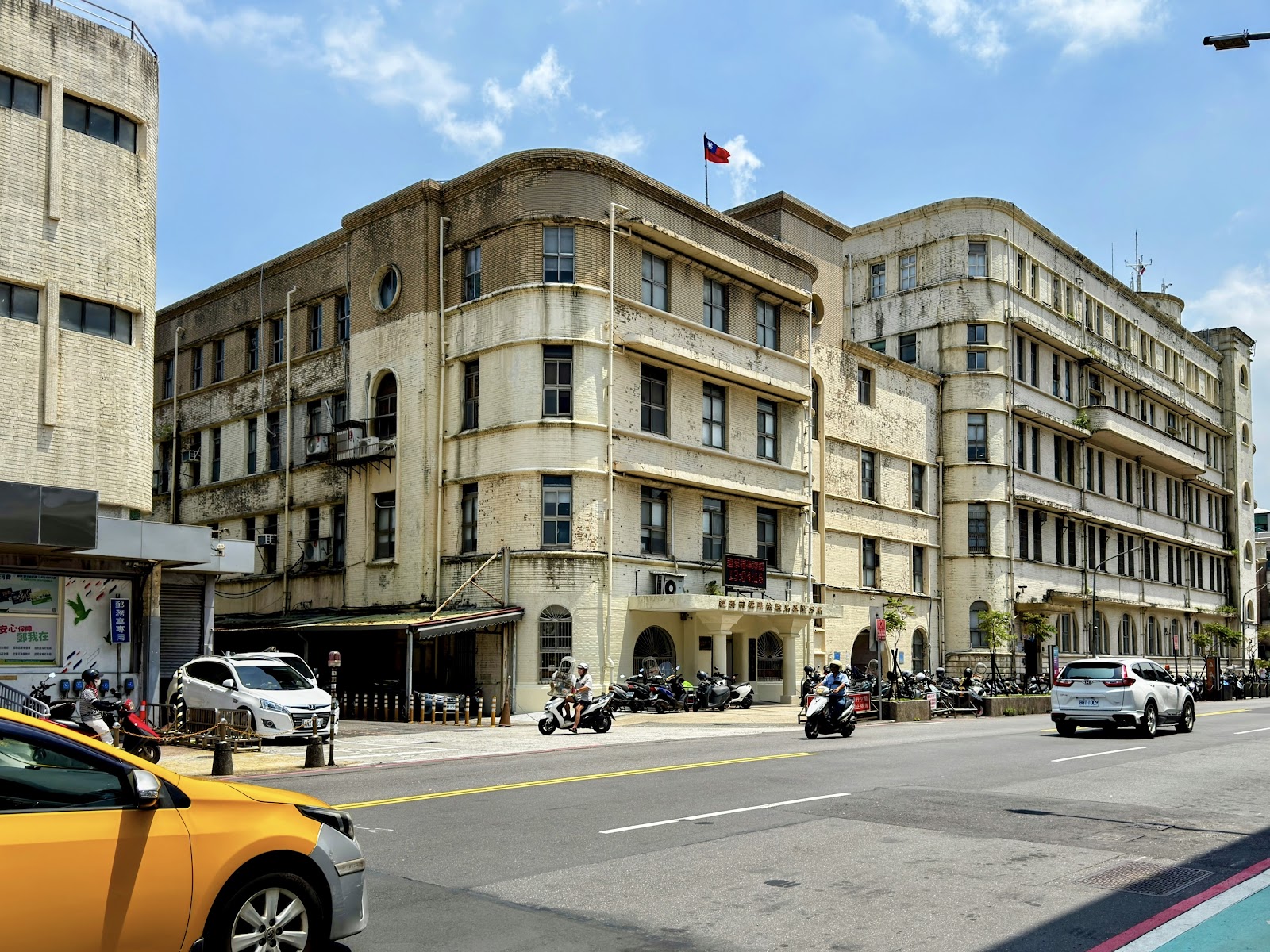 基隆海港大樓1934年日治時期建築外觀全景