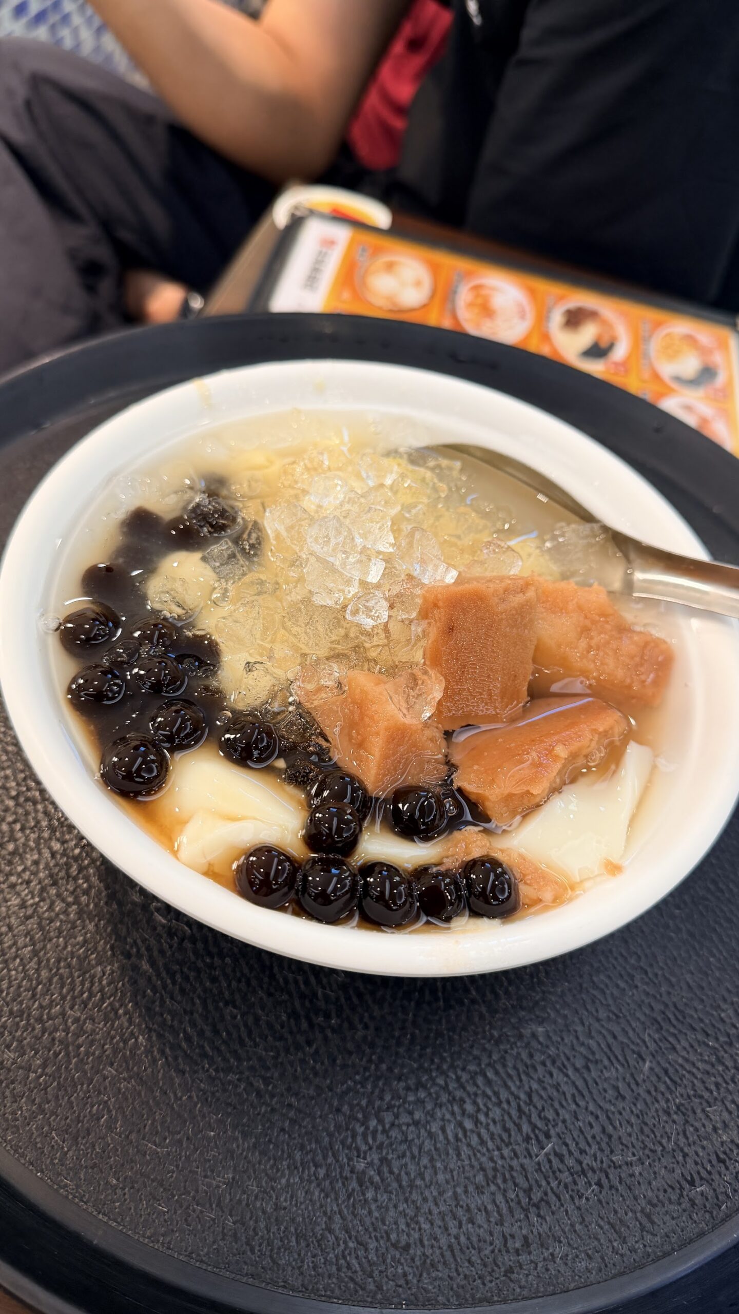 基隆三兄弟豆花粉圓愛玉剉冰消暑甜品
