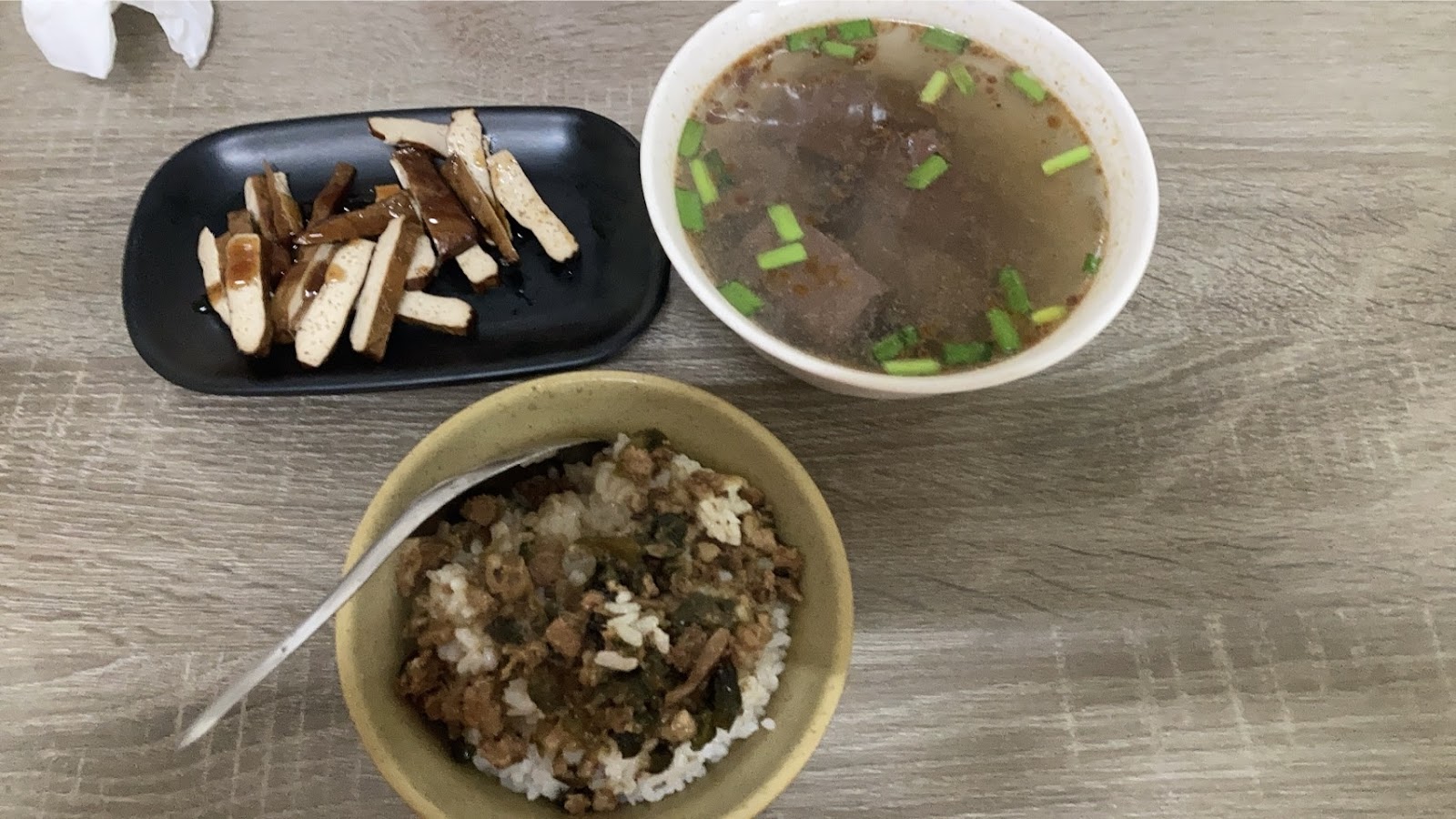 六堵大腸麵線羹滷肉飯與小菜套餐
