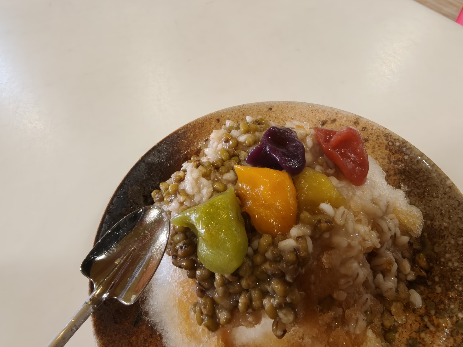 協和食品行馬祖傳統甜湯俯視角度,配料色彩繽紛