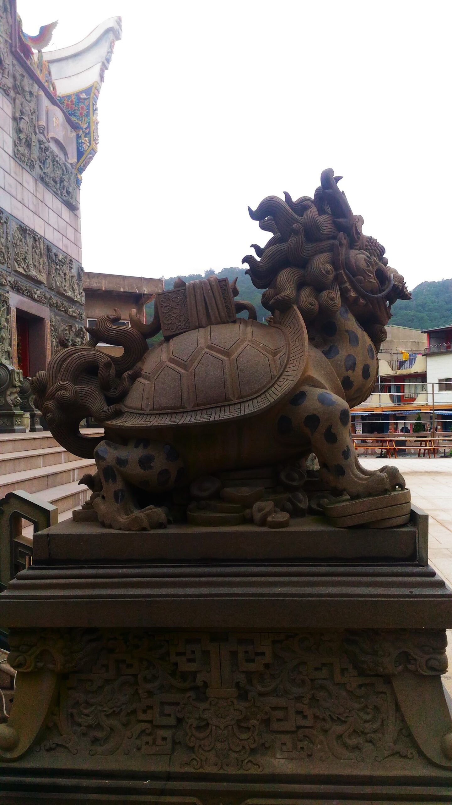 北竿塘岐境玉封蕭王府廟廟埕龜馱碑特寫