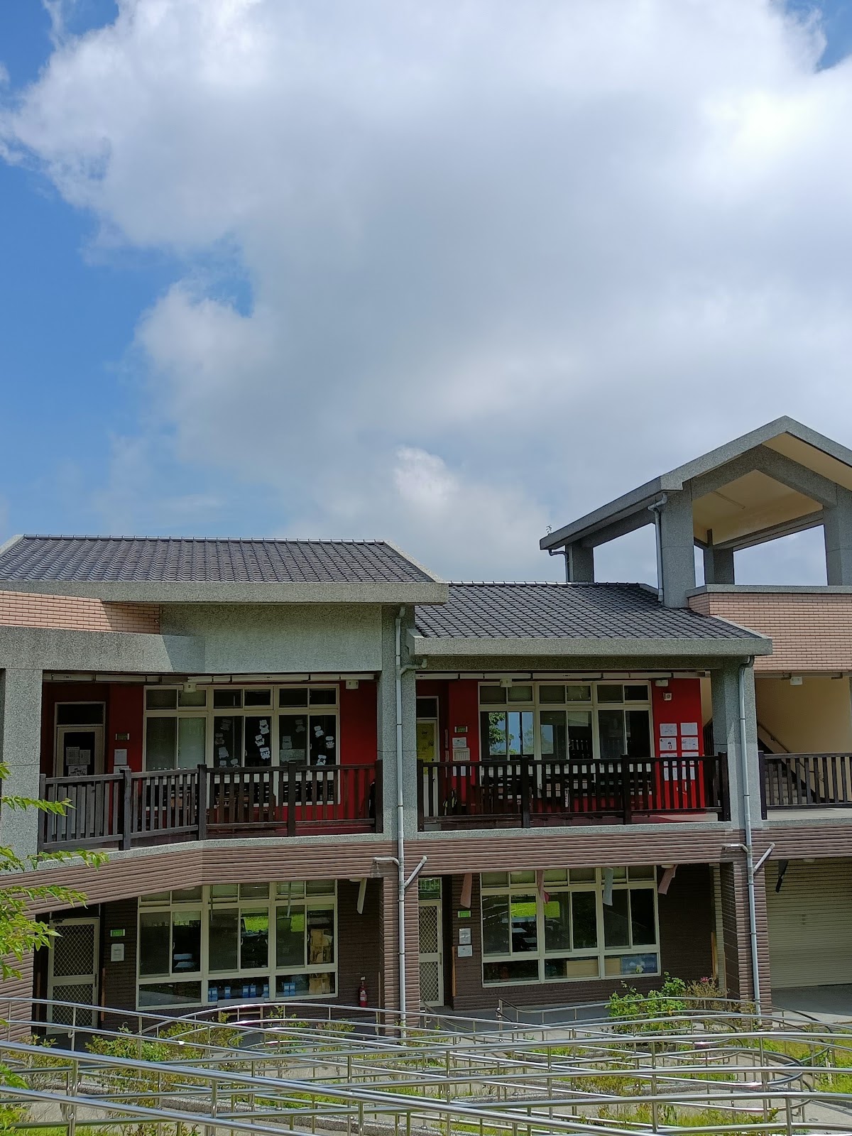 樟湖生態國民中小學校舍外觀