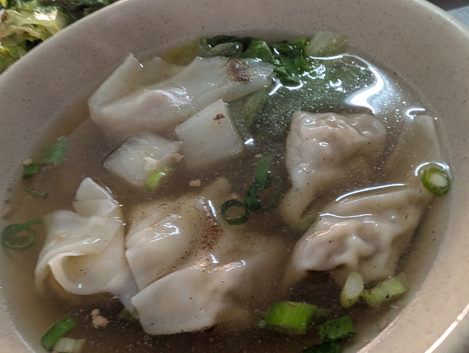 劉刀削麵招牌刀削麵配水餃湯