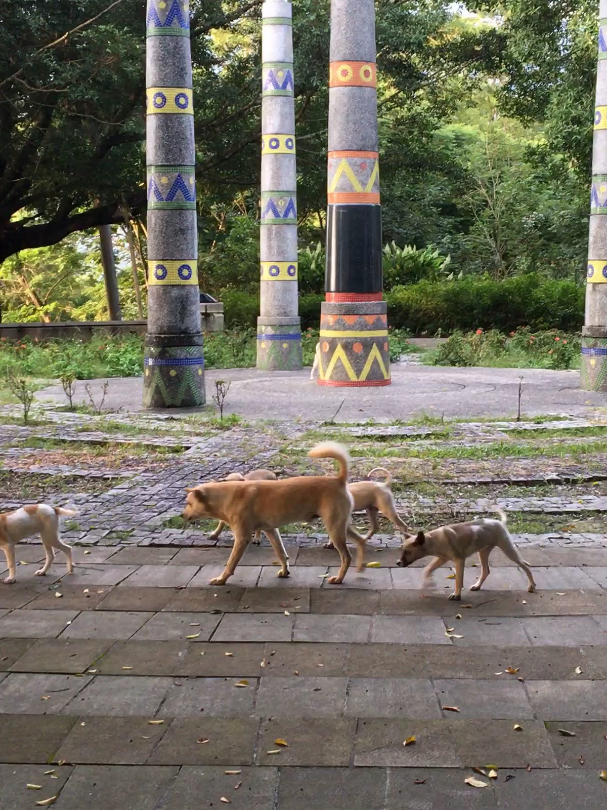 地理中心碑公園原住民圖騰石柱