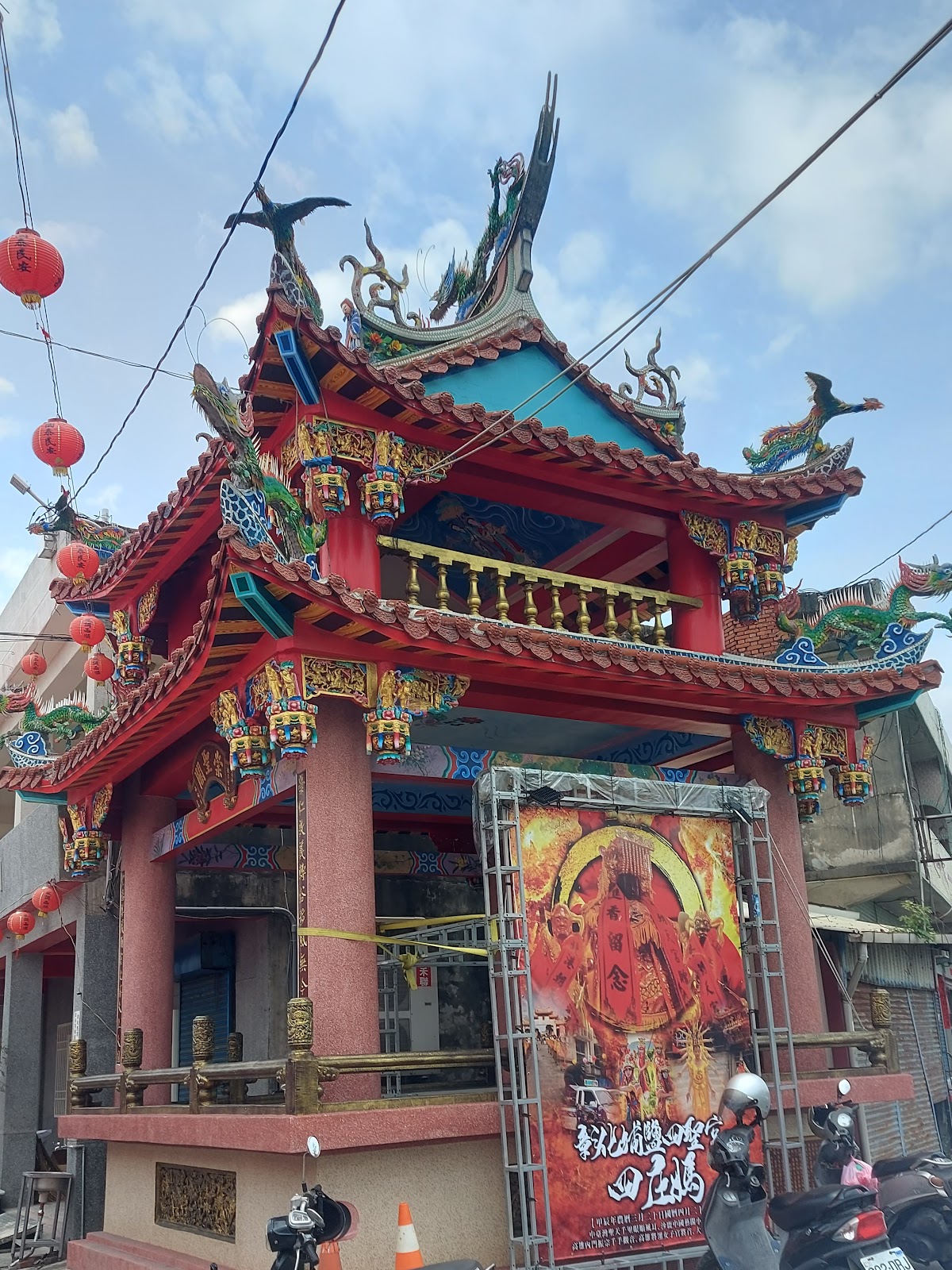 四聖宮屋脊交趾陶剪黏工藝特寫