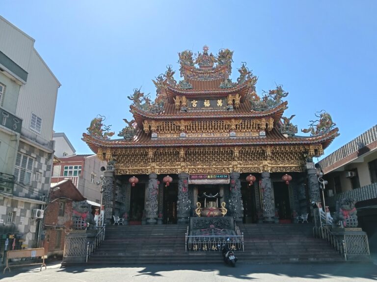 白砂崙萬福宮廟宇正立面外觀