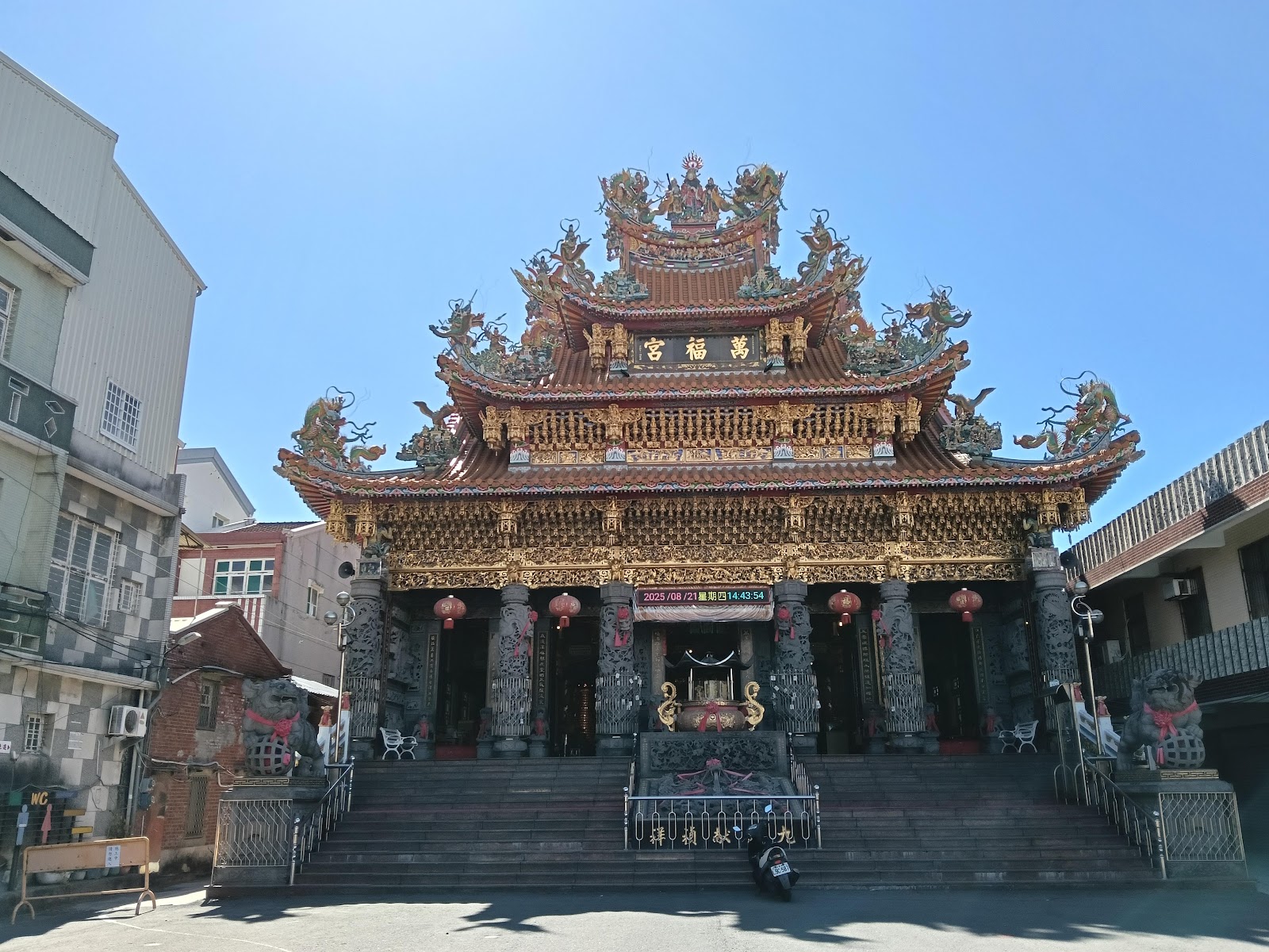 白砂崙萬福宮廟宇正立面外觀