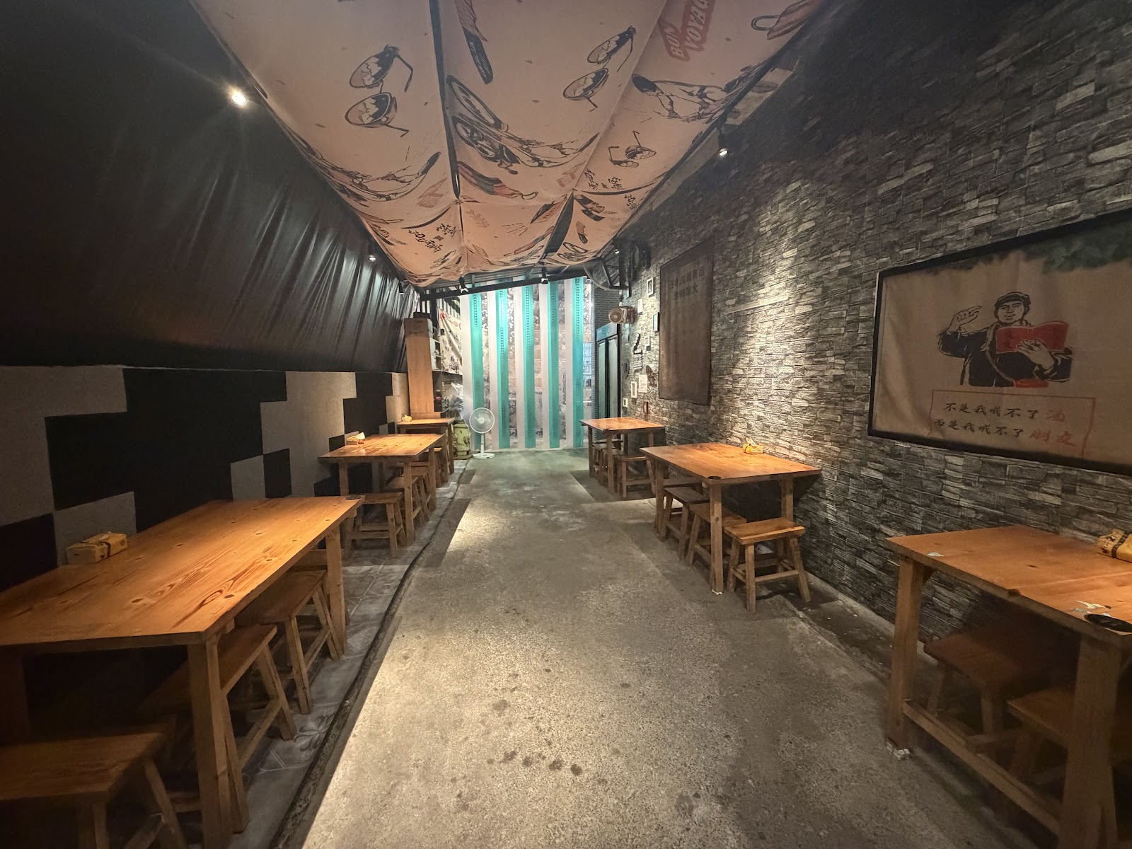 391飲食部室內用餐區,工業文青風格