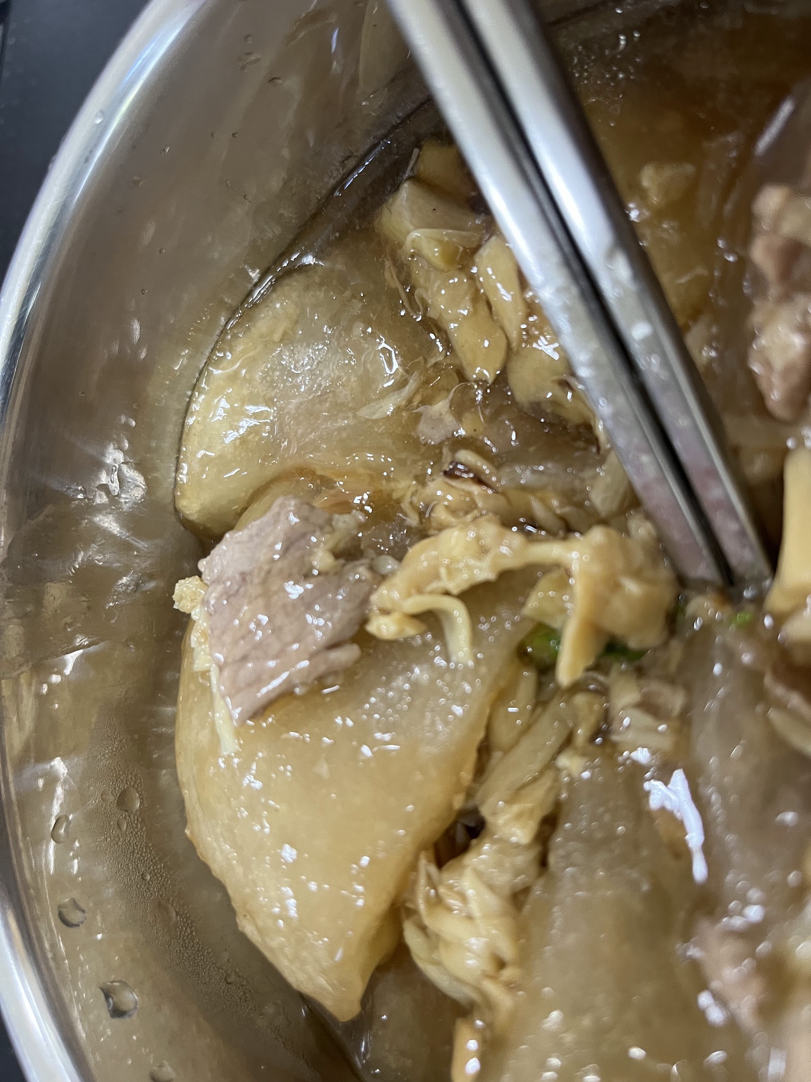 肉圓黃不鏽鋼碗肉圓特寫