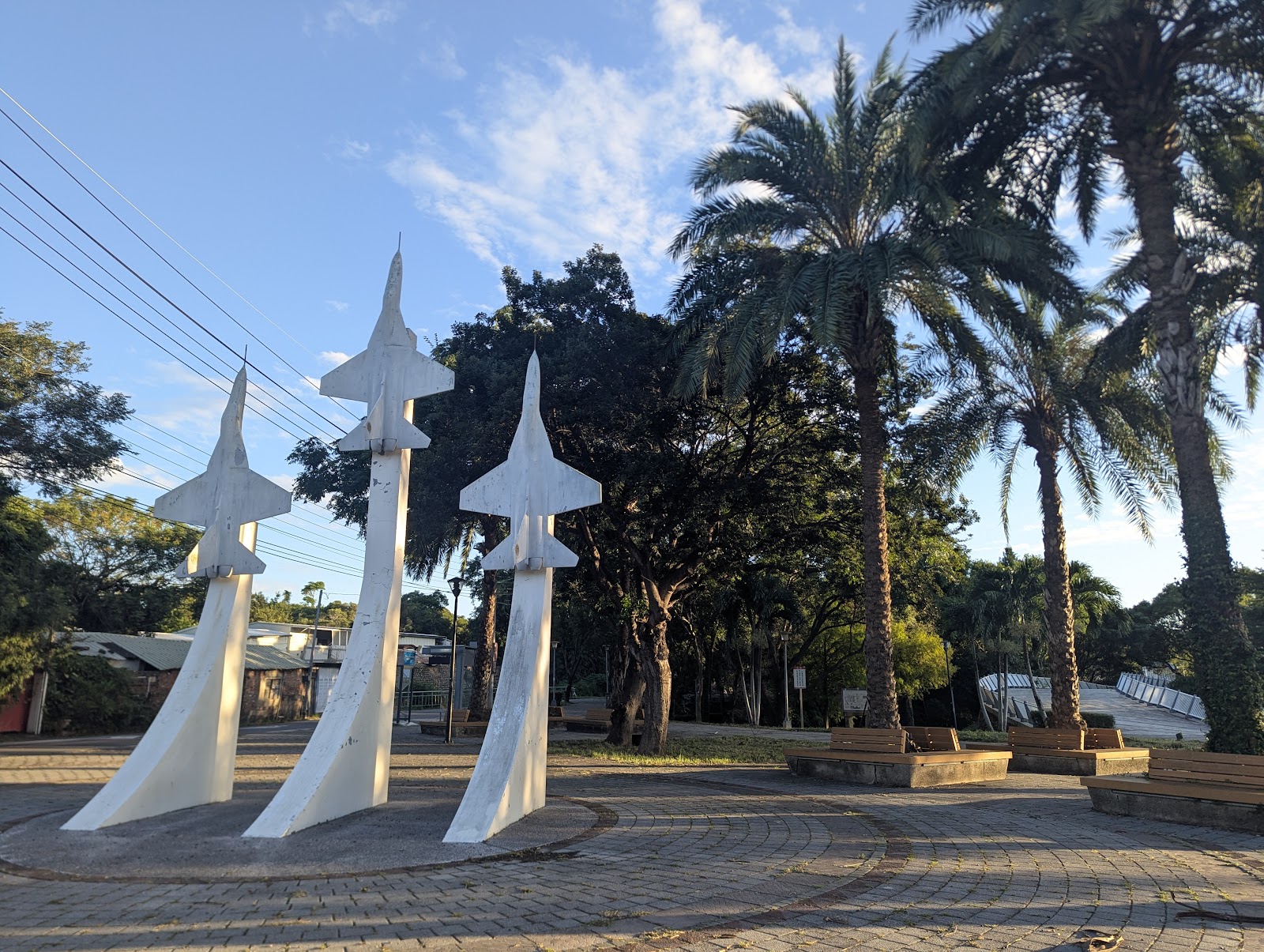 圳前仁愛公園戰機造型公共藝術