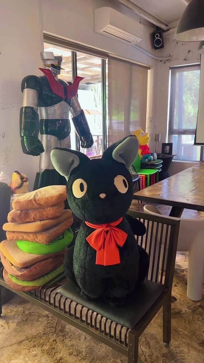 Wow咖啡店內貓咪造型玩偶裝飾