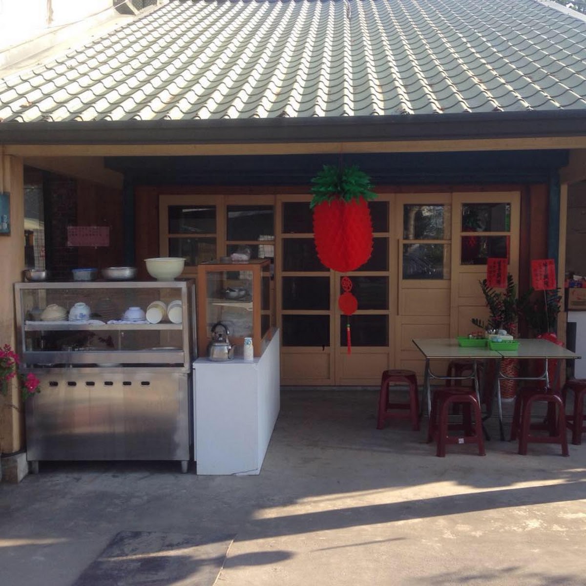 豐裡村麵店店門口裝飾
