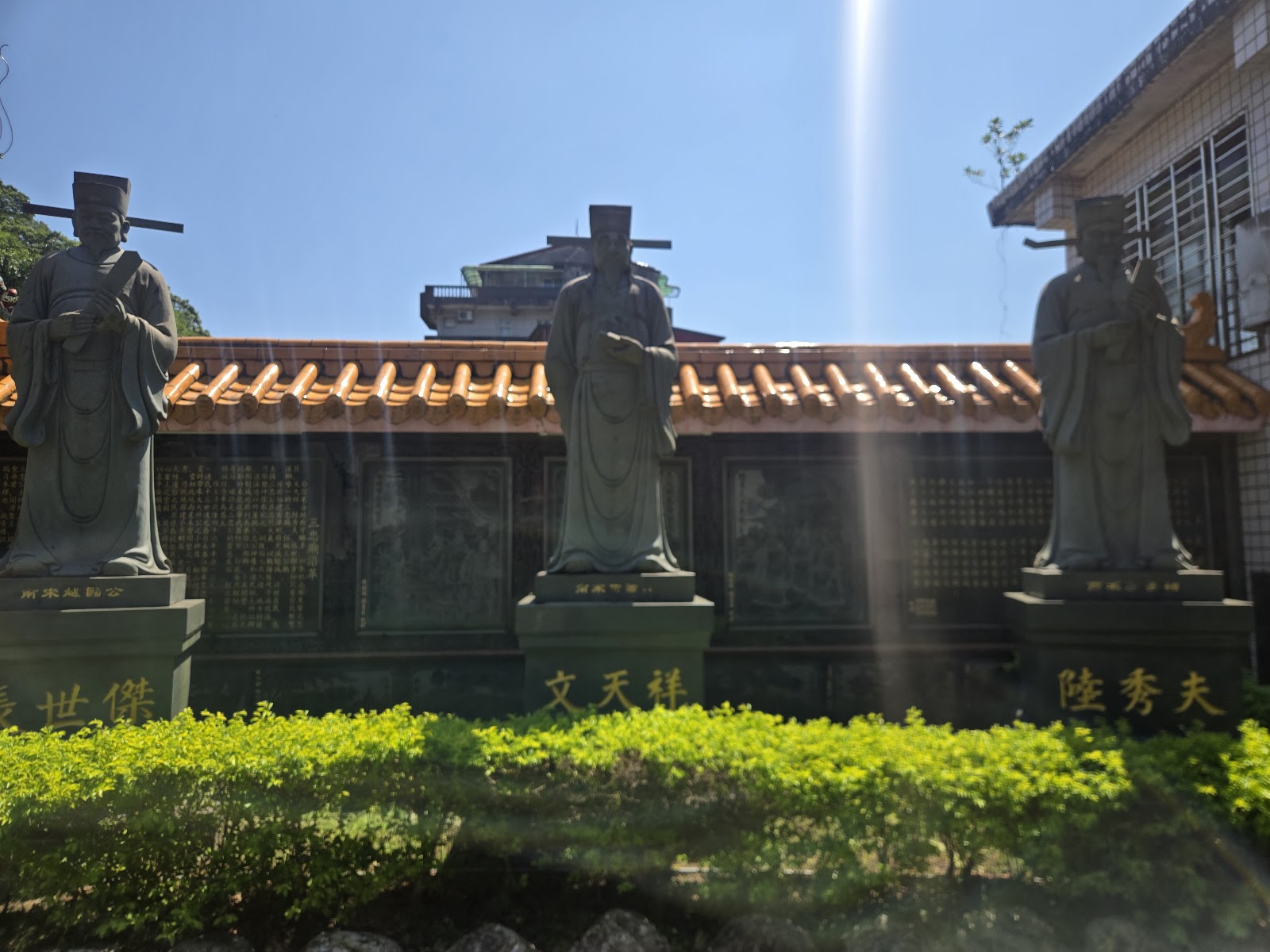 三忠廟文天祥陸秀夫張世傑三尊石雕人像