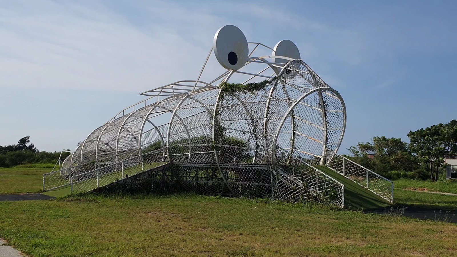 新竹香山水資源公園白色網狀隧道遊具特寫