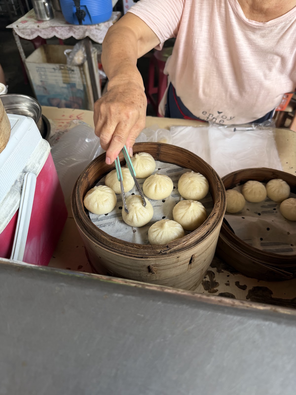 一心市場蒸籠現蒸包子特寫