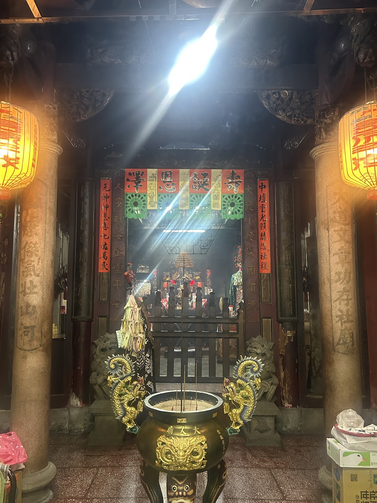 八協境東門大人廟黑金香爐與雙龍