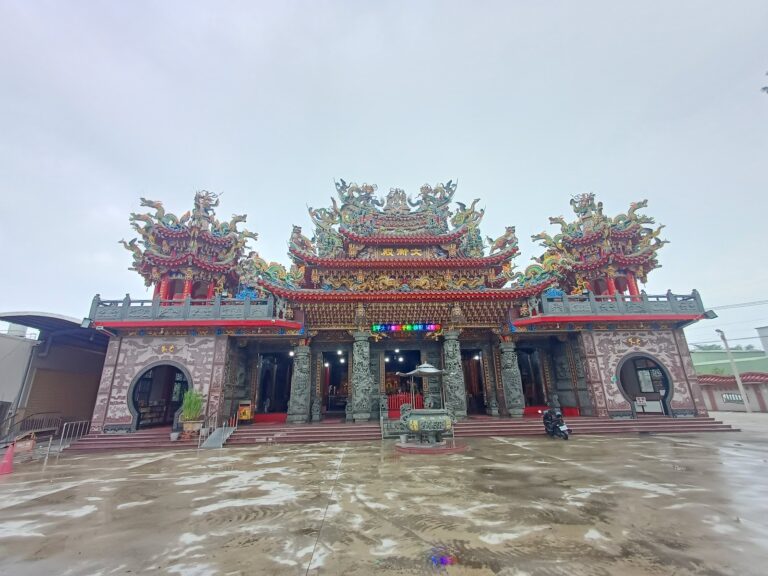 漚汪文衡殿正殿雙龍交趾剪黏廟宇外觀