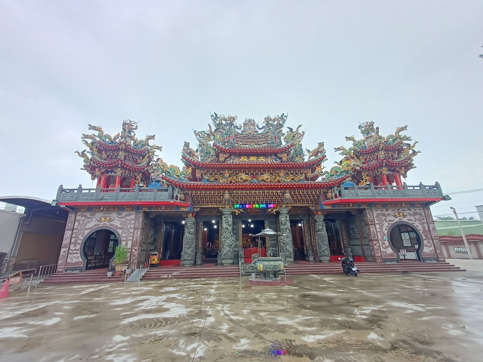 漚汪文衡殿正殿雙龍交趾剪黏廟宇外觀