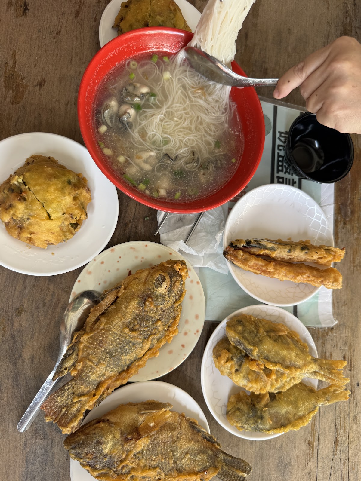 秀里蚵嗲現沖蚵仔麵線與炸物合菜