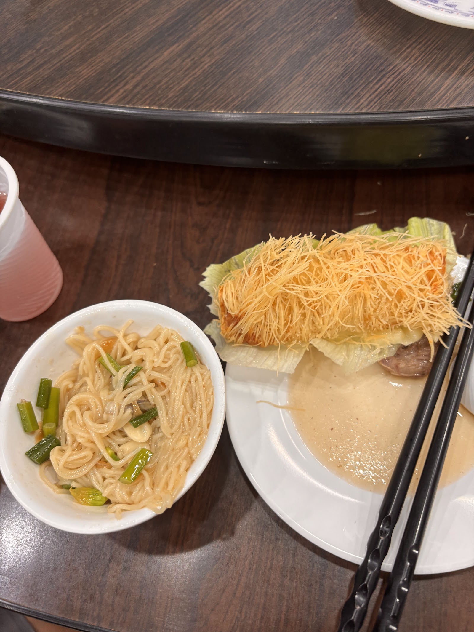 鹽山阿城現炒鱔魚意麵，鍋氣十足熱騰騰上桌