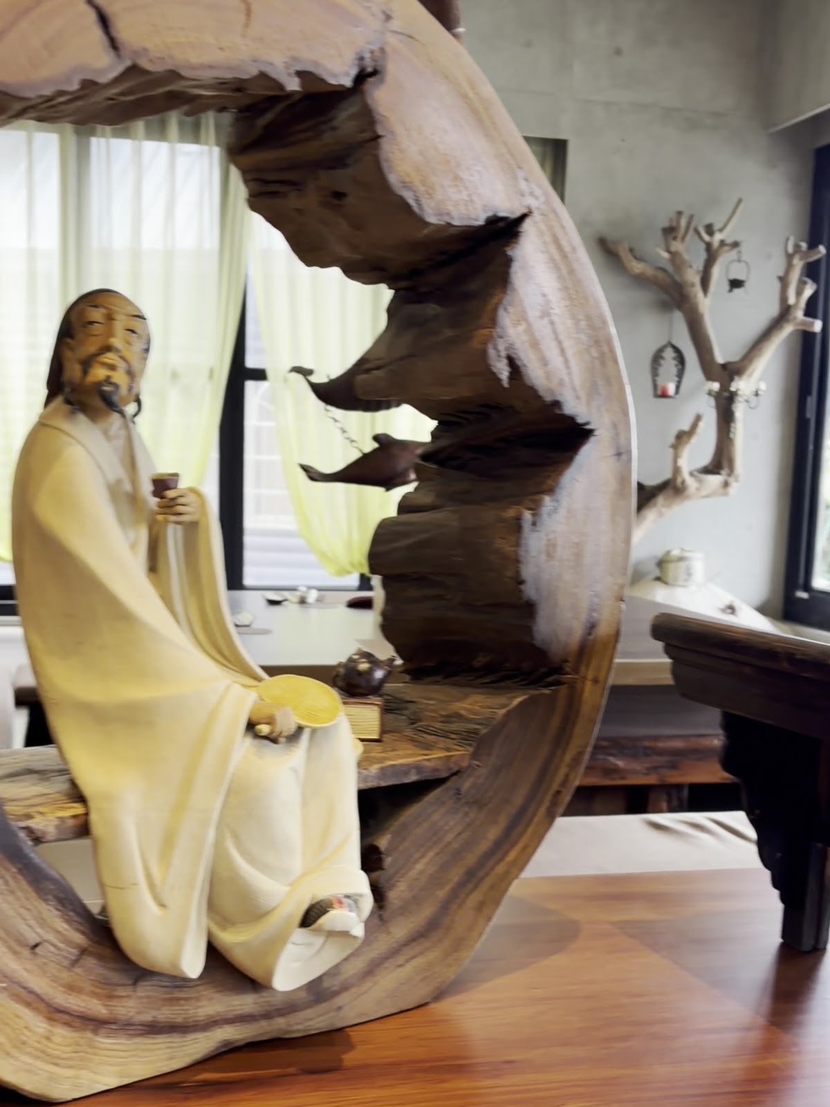 無我茶禪木雕擺飾 木雕擺飾刻畫品茗老翁,呼應茶禪主題